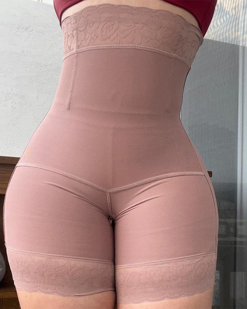 One-piece hip-lifting body shaper