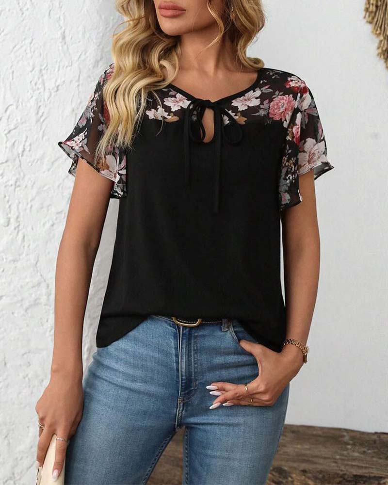 Short-Sleeved Lace-Up Printed Blouse