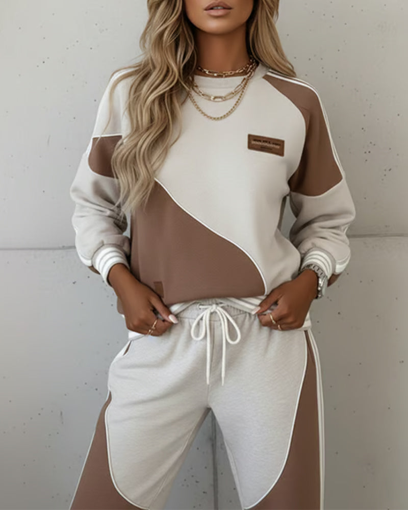 Fashionable Contrasting Sports Suit