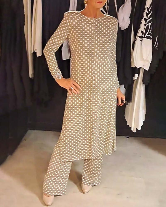 Elegant polka dot slit suit