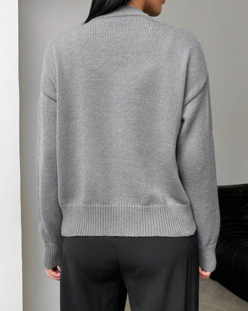 Fashionable Sweater With Slit Hem