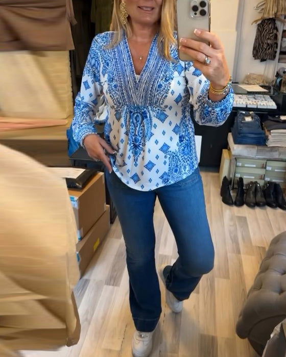 Casual V-neck printed top