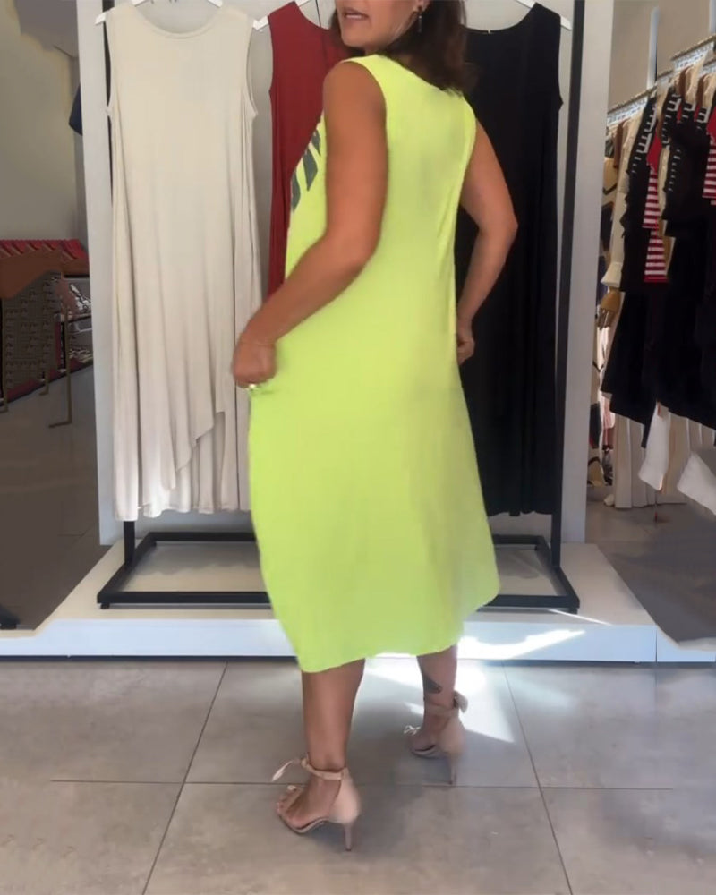 Sleeveless leaf print dress