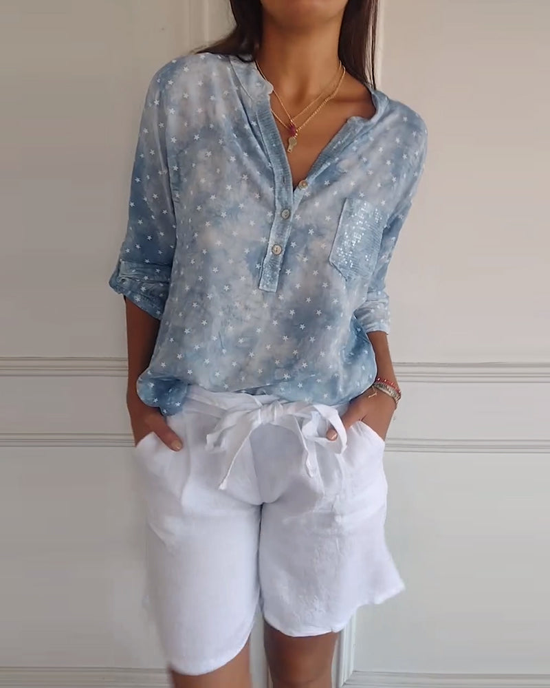 Star print button v-neck blouse