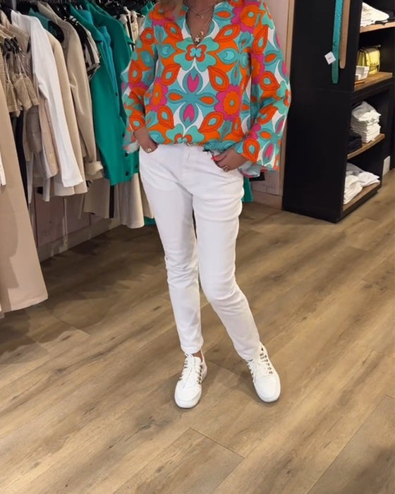 Loose and versatile printed blouse