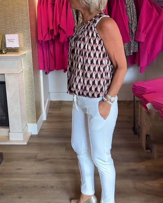 Diamond print sleeveless crew neck casual top