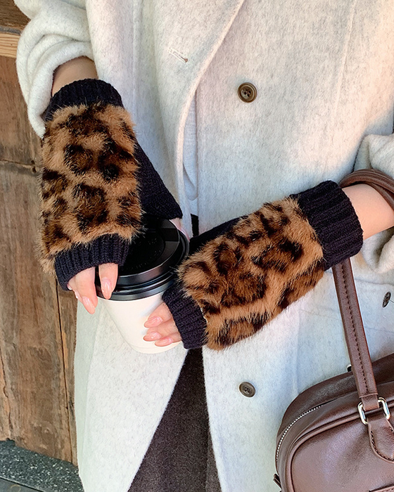 Leopard Print Fur Gloves