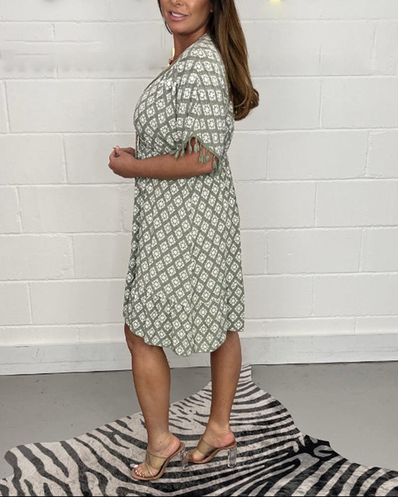 Half sleeve v neck dress