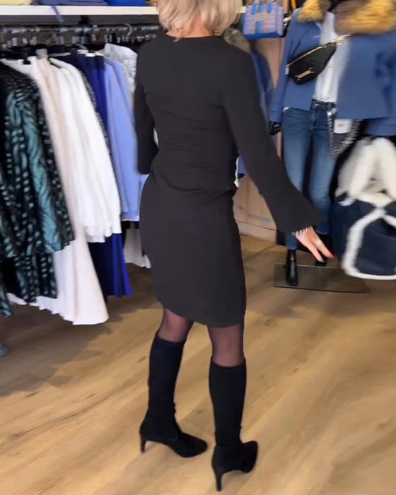 V-neck flare Sleeve dress