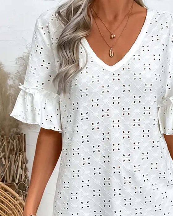 Nøkkelhull Ruffle V-Hals Bluse