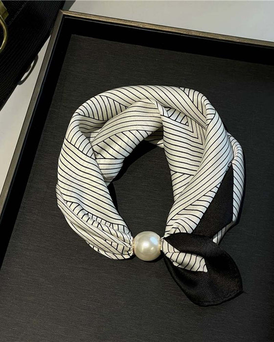 Effortless Glamour: Pop-On Pearl Necklace Scarf 🧣