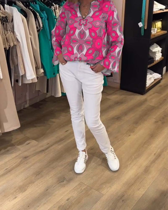 Loose and versatile printed blouse