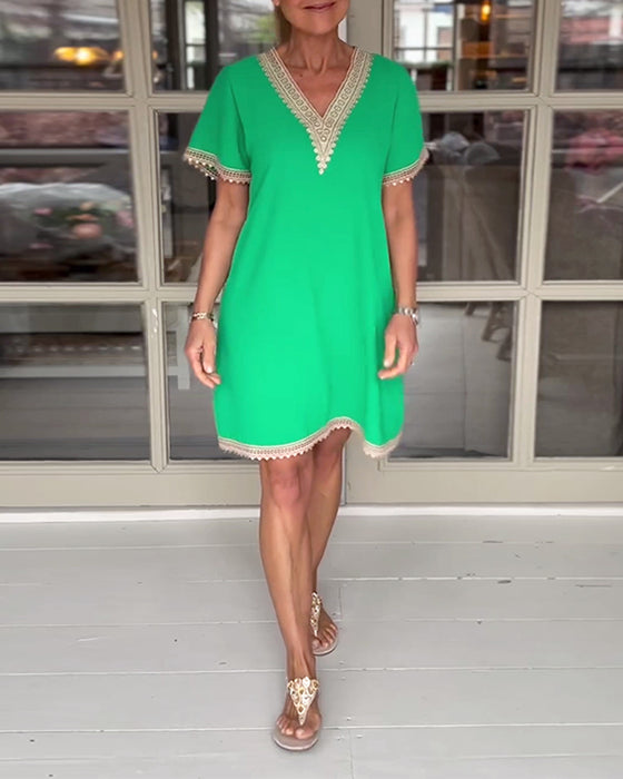 V-neck paneled lace elegant dress