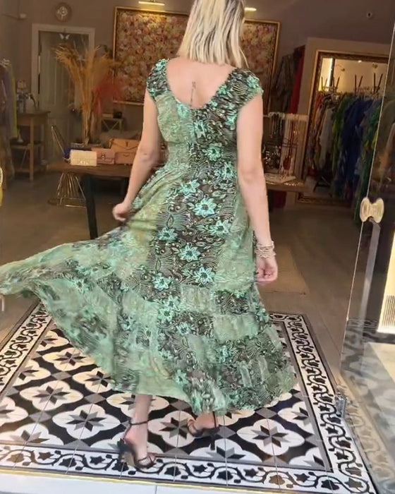 Floral print sleeveless flowy dress