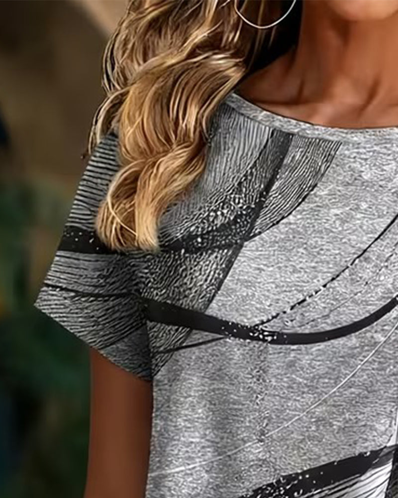Short Sleeve Asymmetrical Hem T-Shirt
