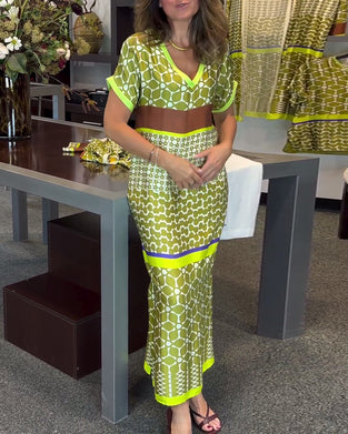 Short-sleeve V-neck contrast printed long dress