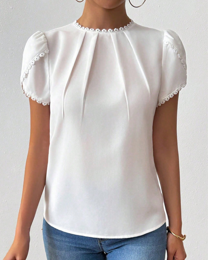 Lace Patchwork Puff Sleeve Pleated Blouse