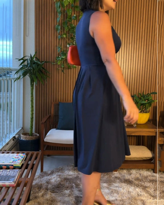 V-neck sleeveless waist-cinching dress