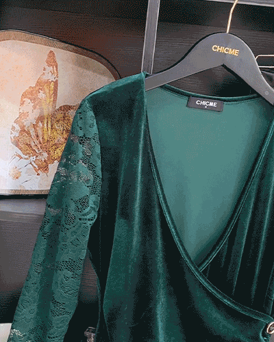 Sexy V-Neck Lace Long-Sleeve Top