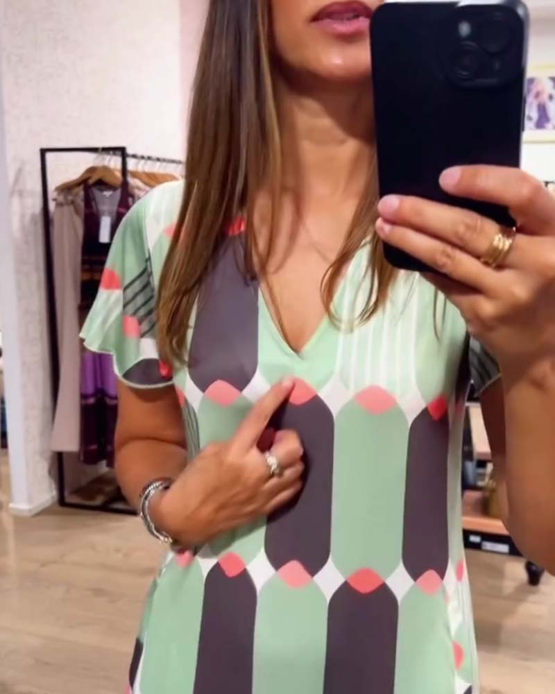 V-Neck Short Sleeve Full Skirt Dress