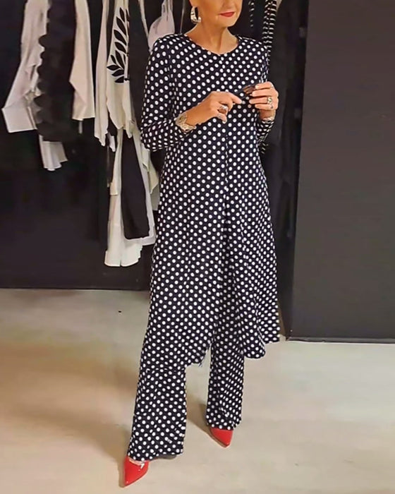 Elegant polka dot slit suit
