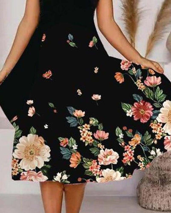 Short-Sleeved V-Neck Floral Dress