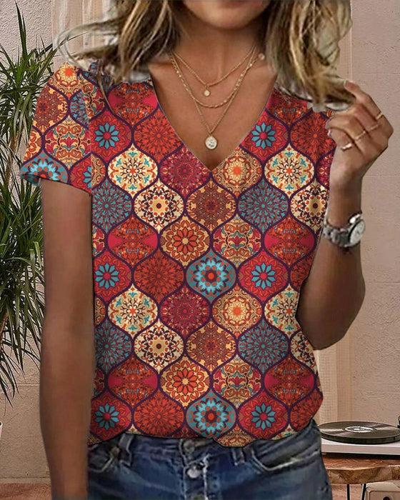 V-neck Retro Print T-shirt