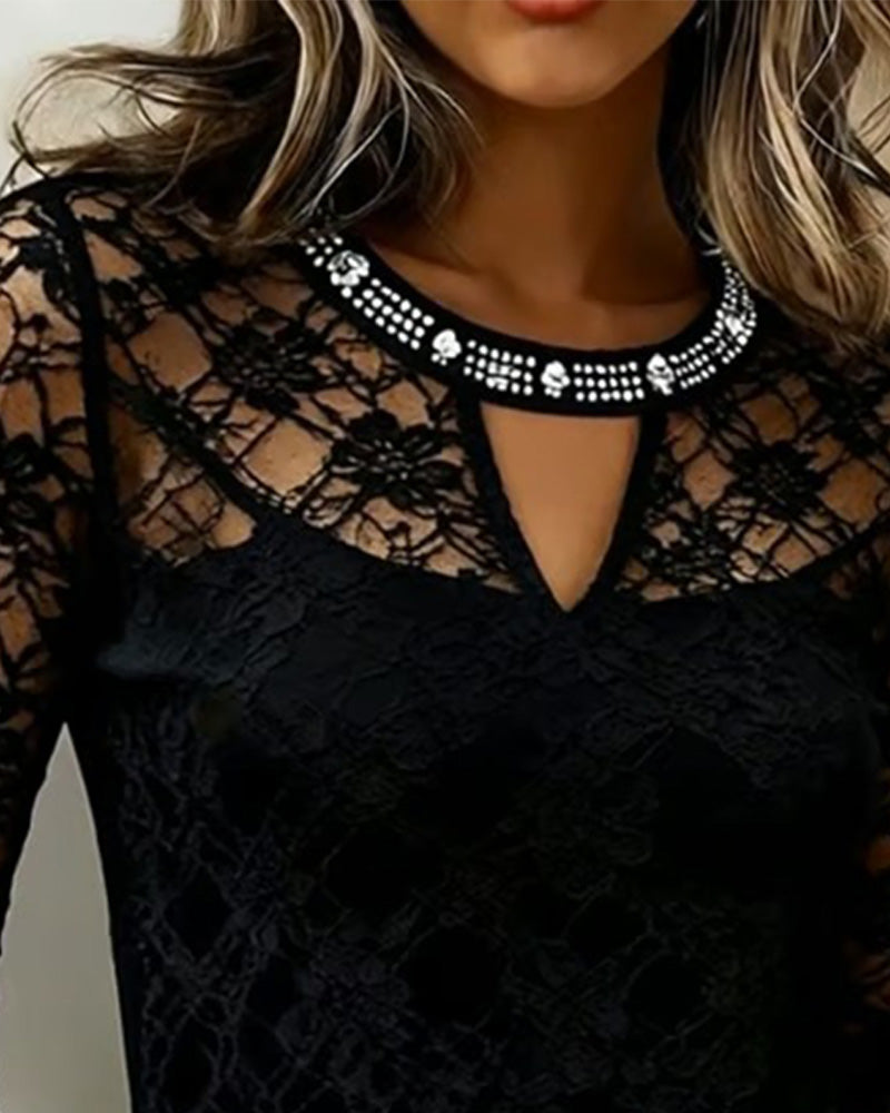 Small V-Neck Lace Long-Sleeved Top