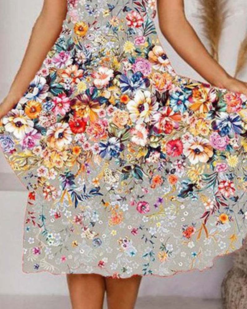 Short-Sleeved V-Neck Floral Dress