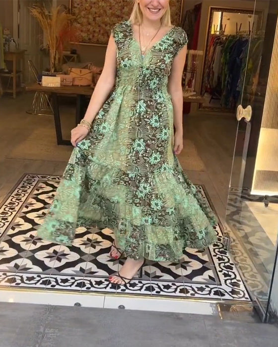 Floral print sleeveless flowy dress