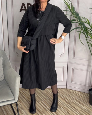 Simple pitted round neck dress