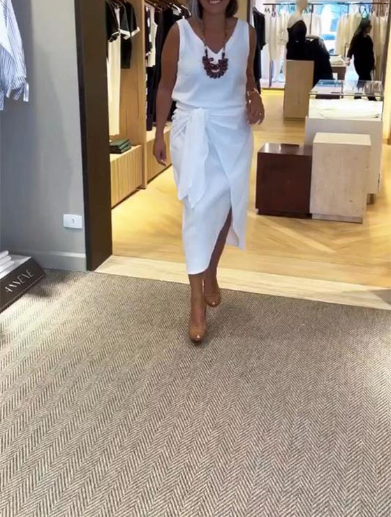 Sleeveless V-Neck Solid Color Dress