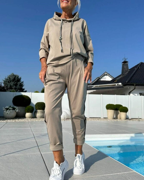 Casual Two - piece Set of Women's Hooded Sweatshirt and Pants