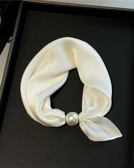 Effortless Glamour: Pop-On Pearl Necklace Scarf 🧣