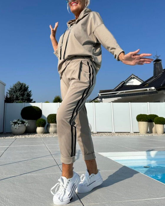 Casual Two - piece Set of Women's Hooded Sweatshirt and Pants